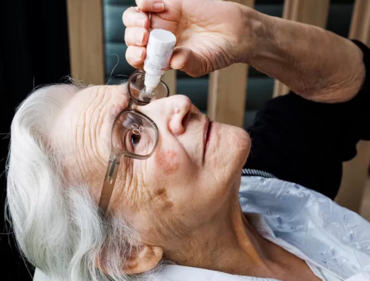 Originele Druppelzorg DruppelBril: geschikt voor zelf thuisgebruik. Ingezet door zorgprofessionals.